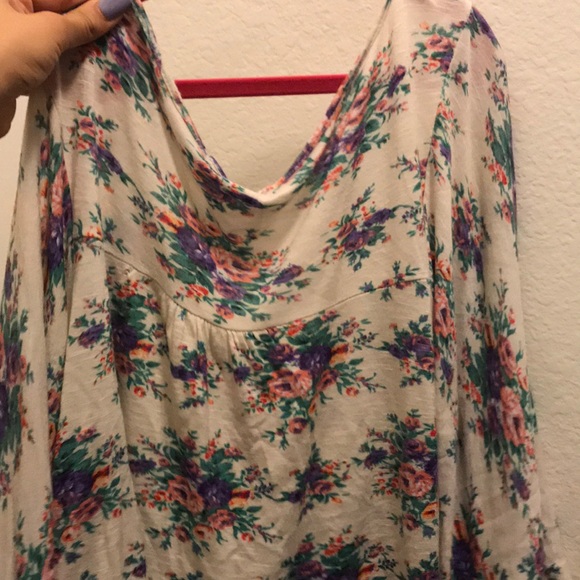 Floral Flowy Top - Picture 7 of 7